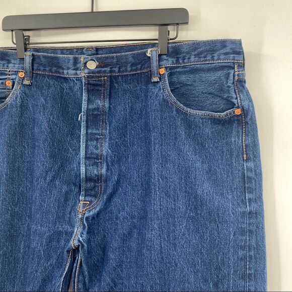 Levi's Men's Vintage Button Placket Straight Leg Medium Wash Denim Jeans - Picture 2 of 9